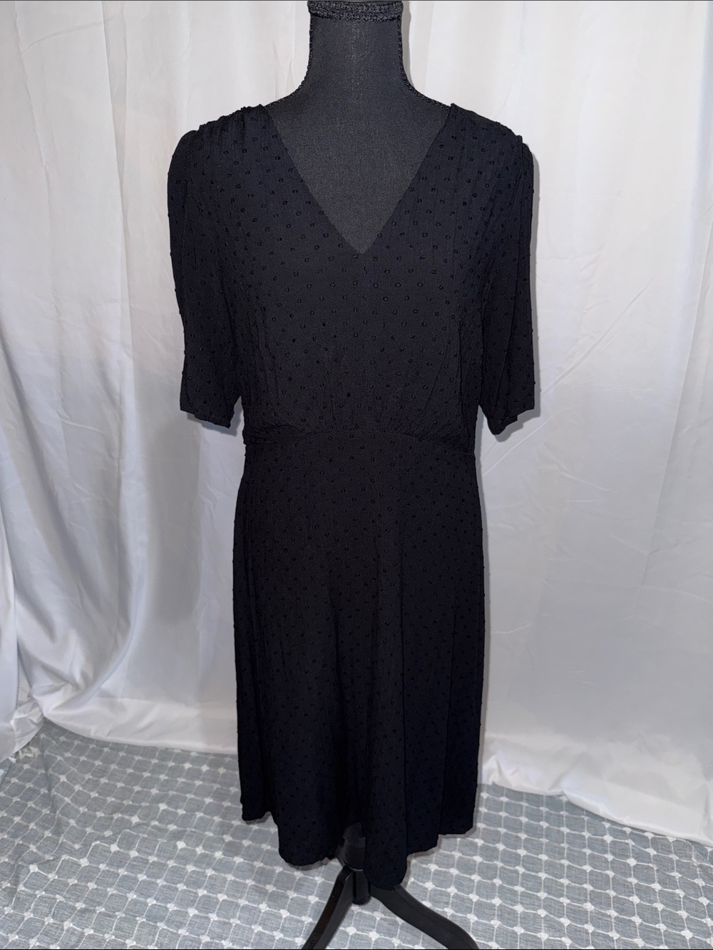 LOFT 10T Classic Black Swiss Dot V-Neck Dress